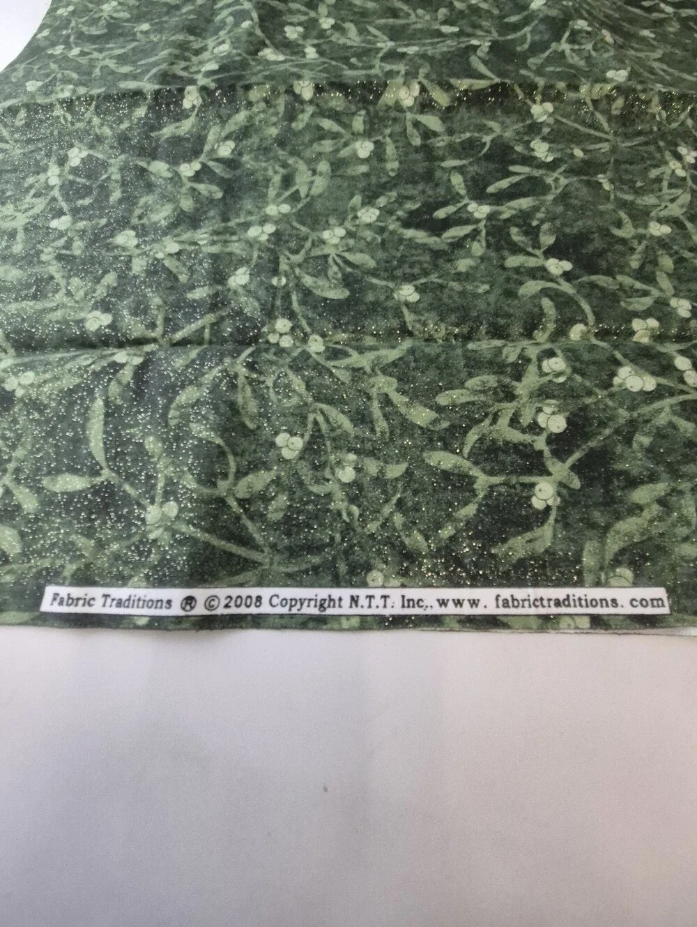 Fabric Traditions Green Mistletoe Glitter Cotton Fabric 22x42” Holiday Print